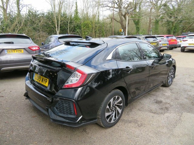 Honda Civic 2019 1.6 I-dtec Se Hatchback Eur Black #2