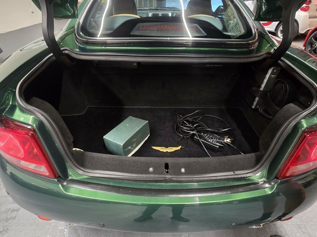 Aston Martin Vanquish Coupe 5.9 200151 Green #6