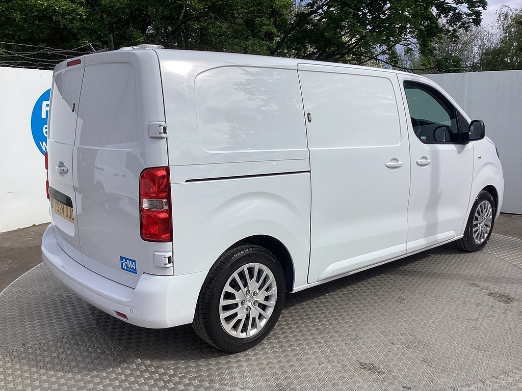Vauxhall Vivaro Turbo D 2700 Pro Swb L R A C Euro 6 U8029 Ulez YS24UJC White #3