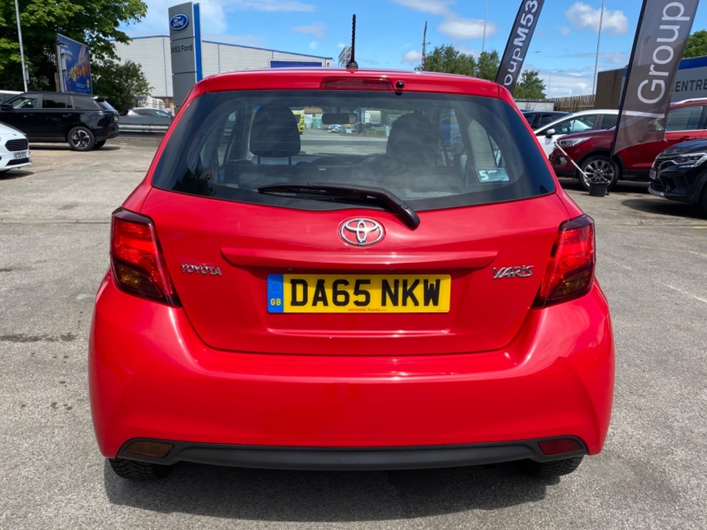 Toyota Yaris Icon Vvt-i DA65NKW Red #3