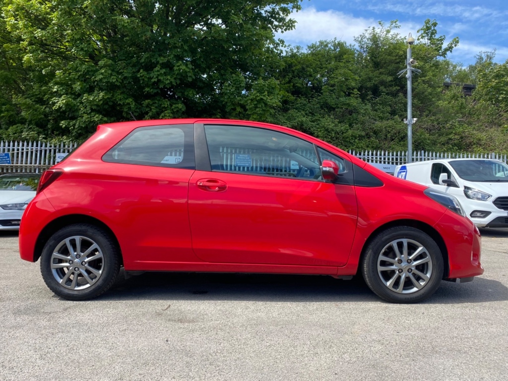 Toyota Yaris Icon Vvt-i DA65NKW Red #6