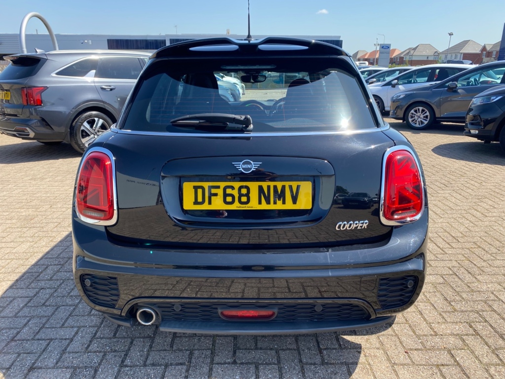 Mini Hatch 1.5 Cooper Sport II DF68NMV Black #4