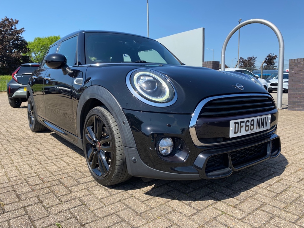 Mini Hatch 1.5 Cooper Sport II Black