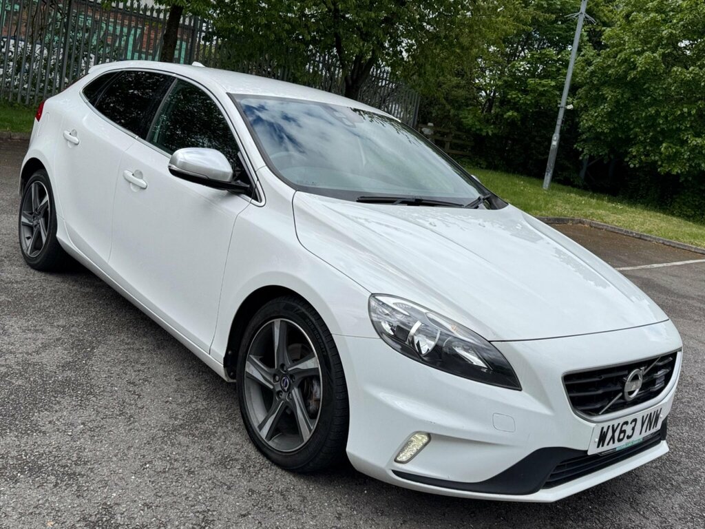 Volvo V40 1.6 D2 R-design Euro 5 Ss WX63YNW White #2