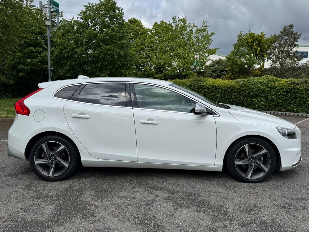 Volvo V40 1.6 D2 R-design Euro 5 Ss WX63YNW White #4