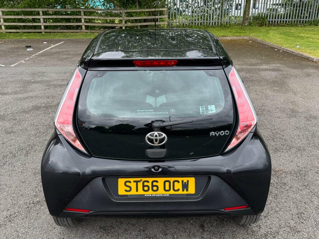 Toyota Aygo 1.0 Vvt-i X-play Euro 6 ST66OCW Black #6
