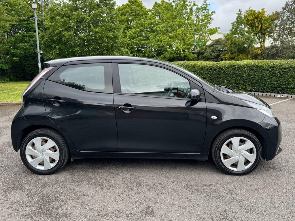 Toyota Aygo 1.0 Vvt-i X-play Euro 6 ST66OCW Black #4