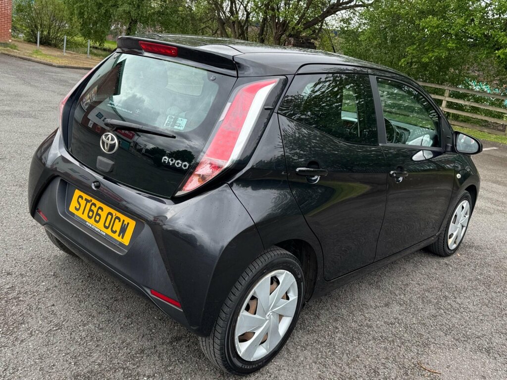 Toyota Aygo 1.0 Vvt-i X-play Euro 6 ST66OCW Black #5