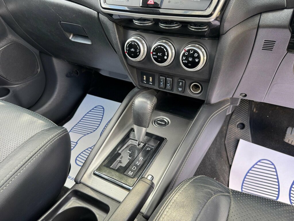 Mitsubishi ASX Asx Exceed White #39