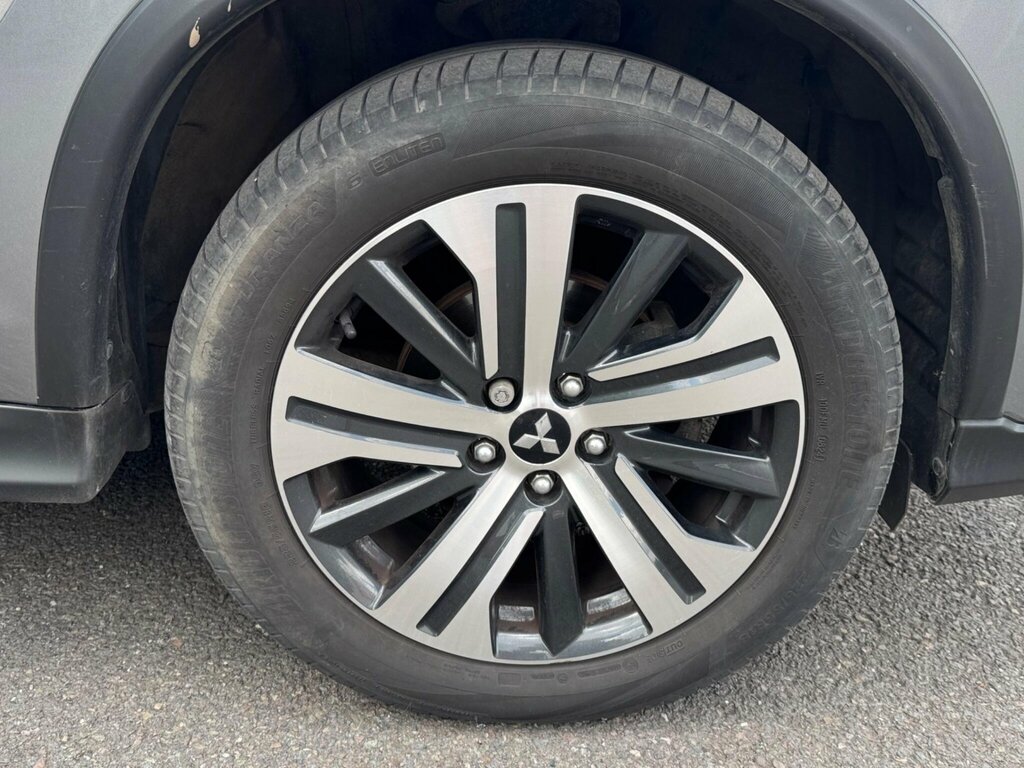 Mitsubishi ASX Asx Exceed White #18