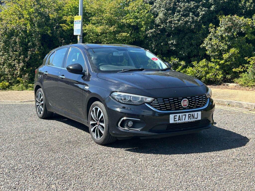 Fiat Tipo 1.4 Mpi Lounge Euro 6 Black