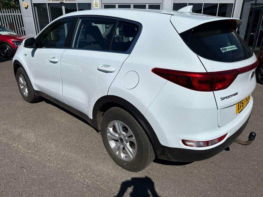 Kia Sportage 1.6 Gdi 1 Euro 6 Ss AV67KCA White #5