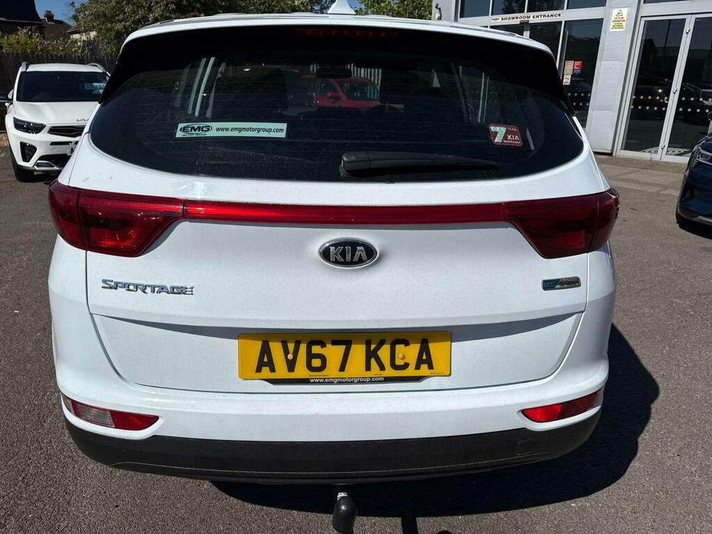 Kia Sportage 1.6 Gdi 1 Euro 6 Ss AV67KCA White #6