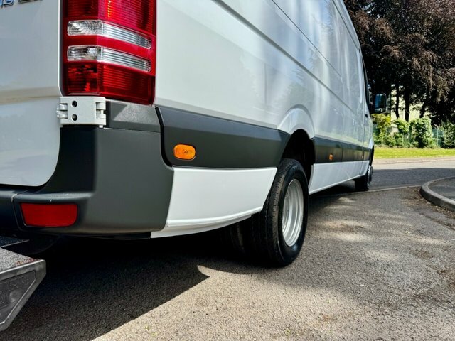 Mercedes-Benz Sprinter White #13
