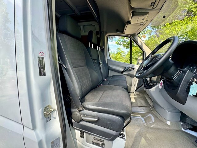Mercedes-Benz Sprinter White #20