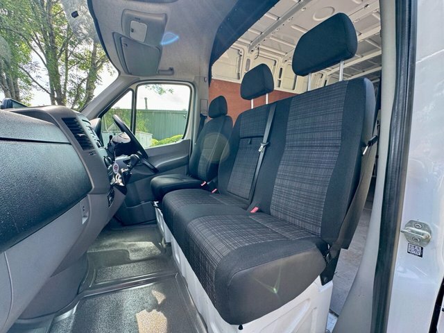 Mercedes-Benz Sprinter White #18