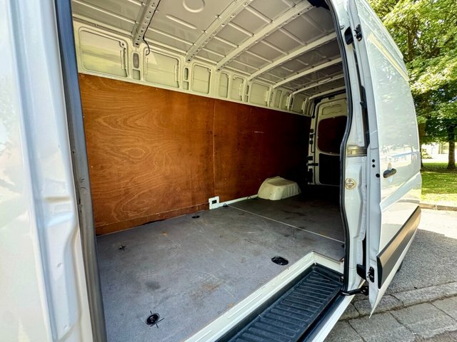 Mercedes-Benz Sprinter White #16