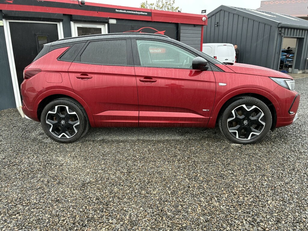 Vauxhall Grandland Suv 1.6 New Grandland Ultimate 1.6 225Ps Plug-in H VO73DDJ Red #2