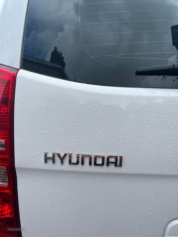 Hyundai I800 2.5 Crdi Se White #3