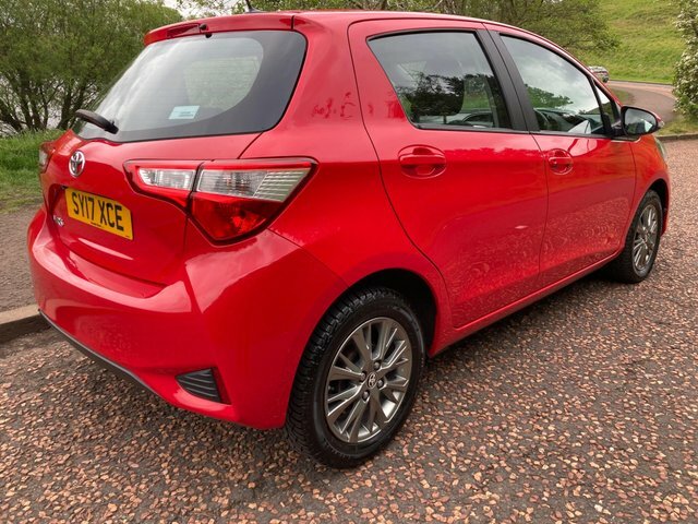 Toyota Yaris 2017 1.5 Vvt-i Icon Tech Euro 6 SY17XCE Red #3