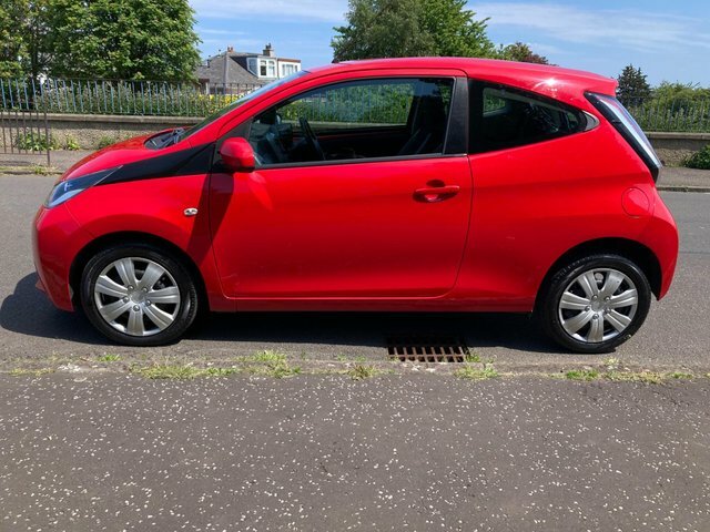 Toyota Aygo 2017 1.0 Vvt-i X-play Hatchback NV66JYL Red #5