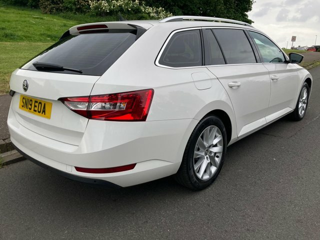 Skoda Superb 2026 2.0 Tdi Se Euro 6 Ss White #3