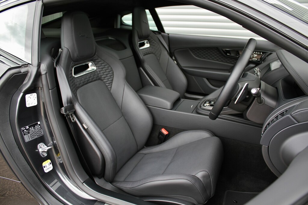 Jaguar F-Type Coupe 5.0 V8 75 Plus P450 Awd 2024 Grey #6