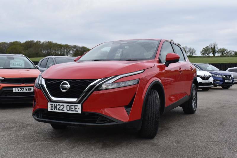 Nissan Qashqai 1.3 Dig-t Mhev Acenta Premium Euro 6 Ss - 2 BN22OEE Red #2
