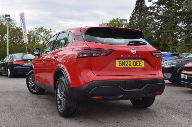 Nissan Qashqai 1.3 Dig-t Mhev Acenta Premium Euro 6 Ss - 2 BN22OEE Red #3
