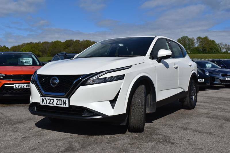 Nissan Qashqai 1.3 Dig-t Mhev Acenta Premium Xtron Euro 6 Ss 5 KY22ZDN White #2