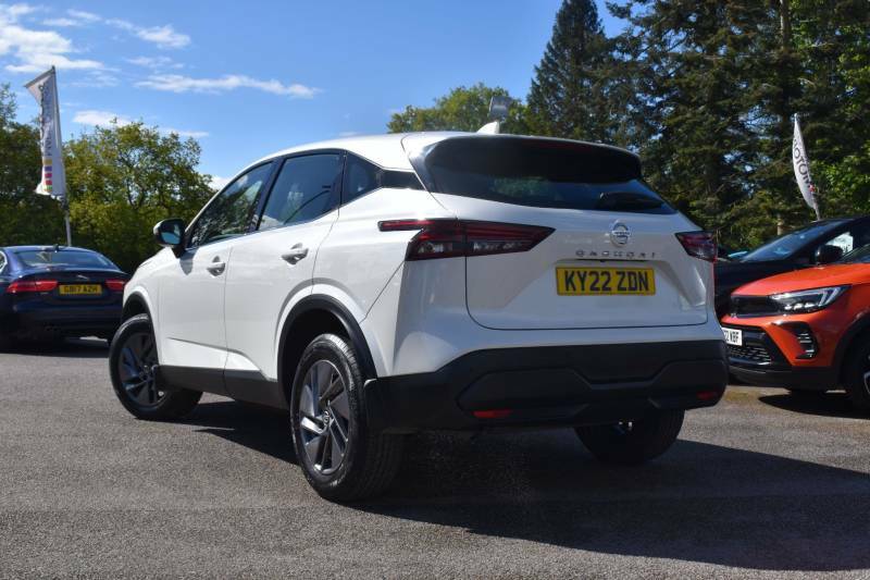 Nissan Qashqai 1.3 Dig-t Mhev Acenta Premium Xtron Euro 6 Ss 5 KY22ZDN White #3
