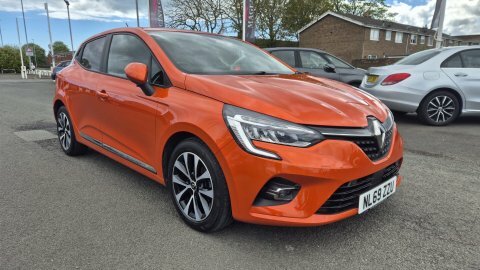 Renault Clio Iconic Tce Orange