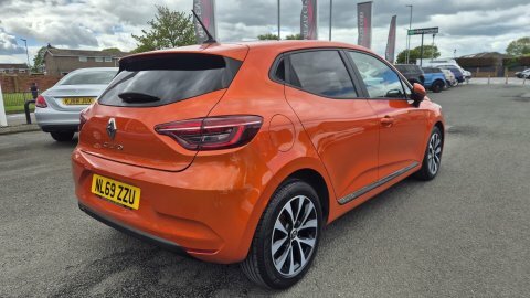 Renault Clio Iconic Tce NL69ZZU Orange #4