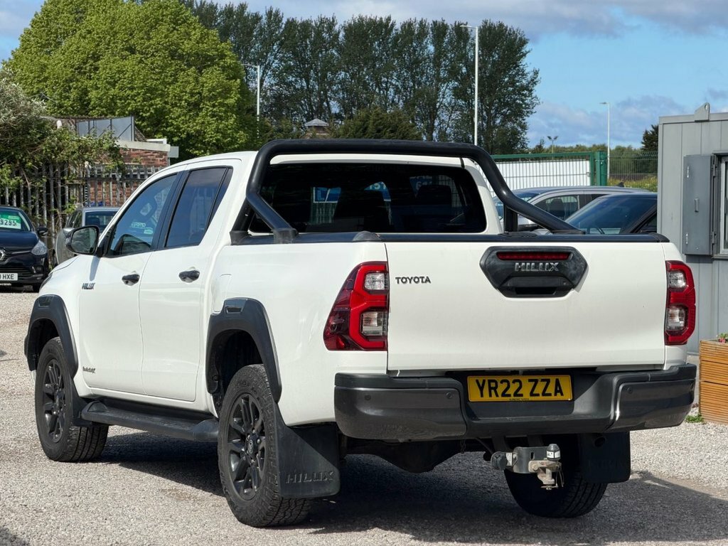 Toyota HILUX 2.8L Invincible X YR22ZZA White #4