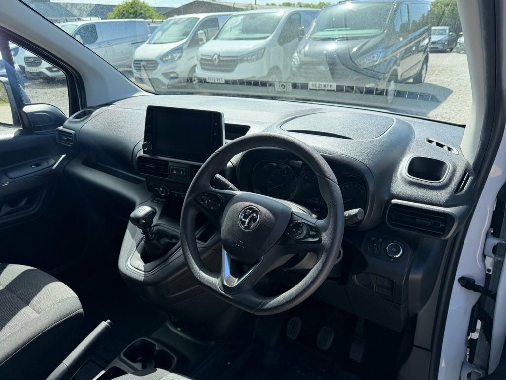 Vauxhall Combo 1.5L Prime DG23ZYW White #5