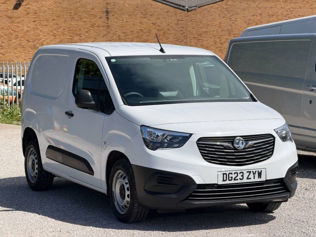 Vauxhall Combo 1.5L Prime White