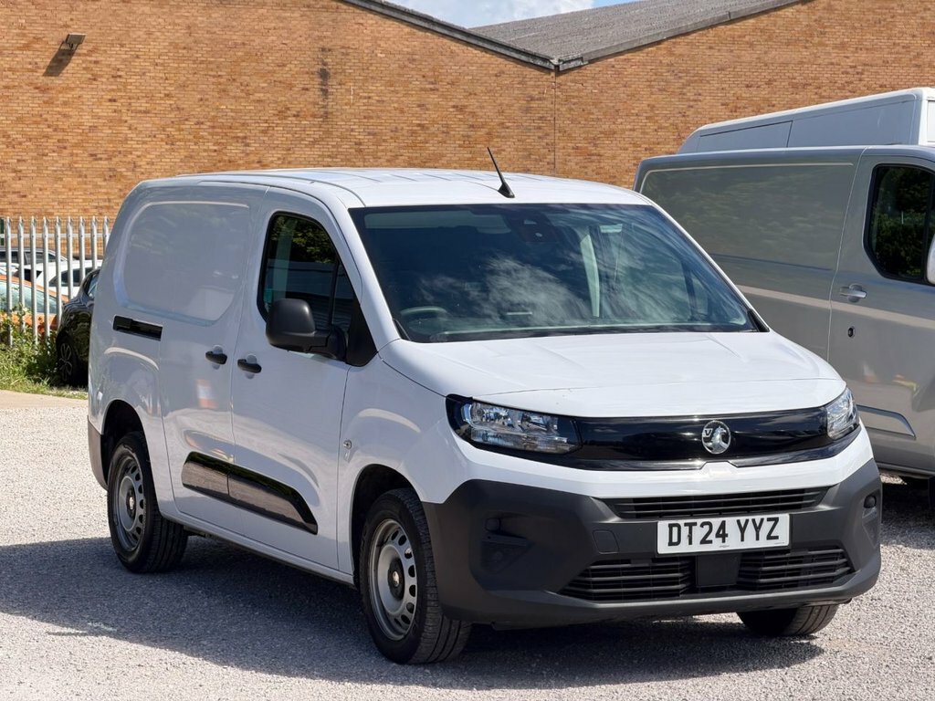 Vauxhall Combo 1.5L Prime 6Dr White