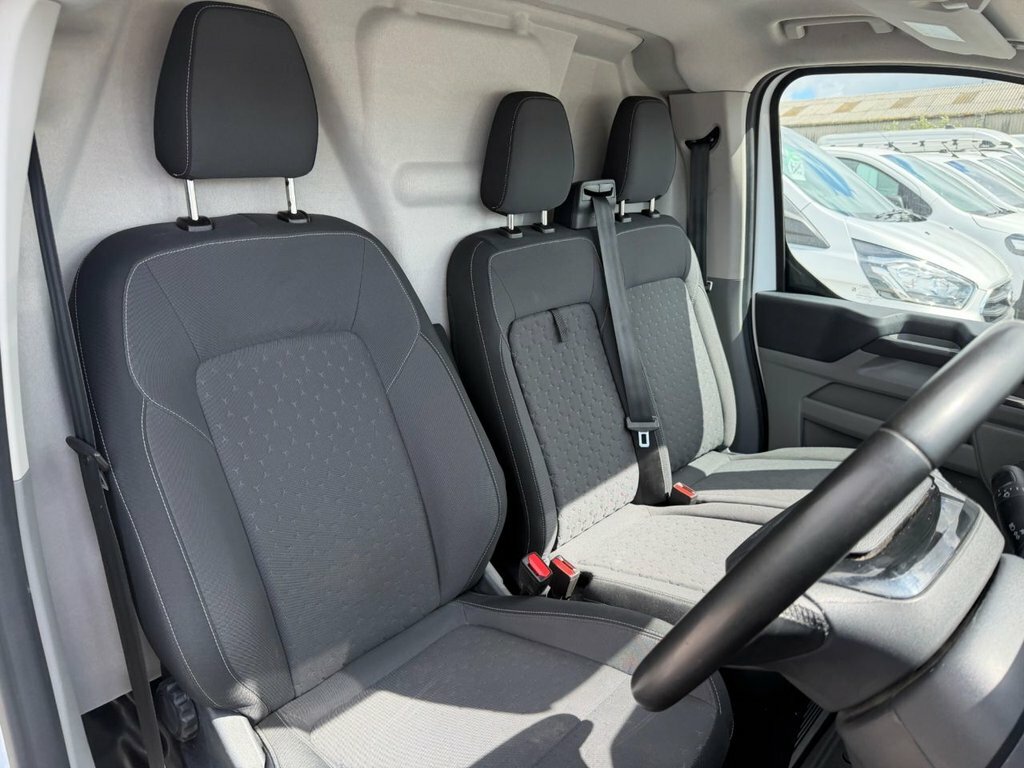 Ford Transit Custom 2L Limited HN24VYY White #6