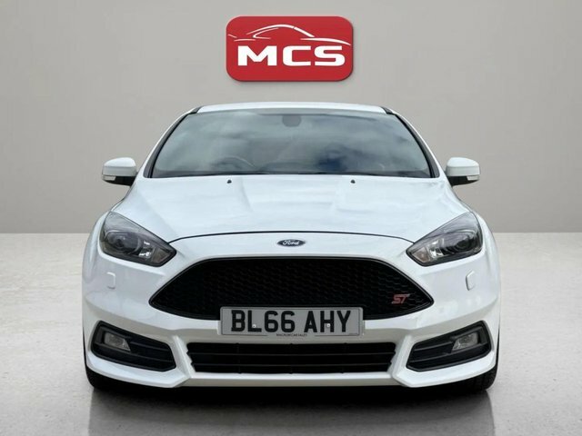 Ford Focus Ecoboost St-3 Hatchback BL66AHY White #2