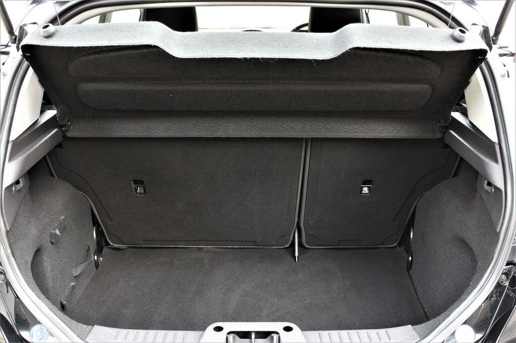 Ford Fiesta Hatchback 1.25 Zetec Euro 5 201515 FX15UMO White #6