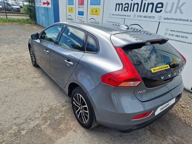 Volvo V40 2.0 T2 Momentum Euro 6 S S GK18OEZ Grey #4