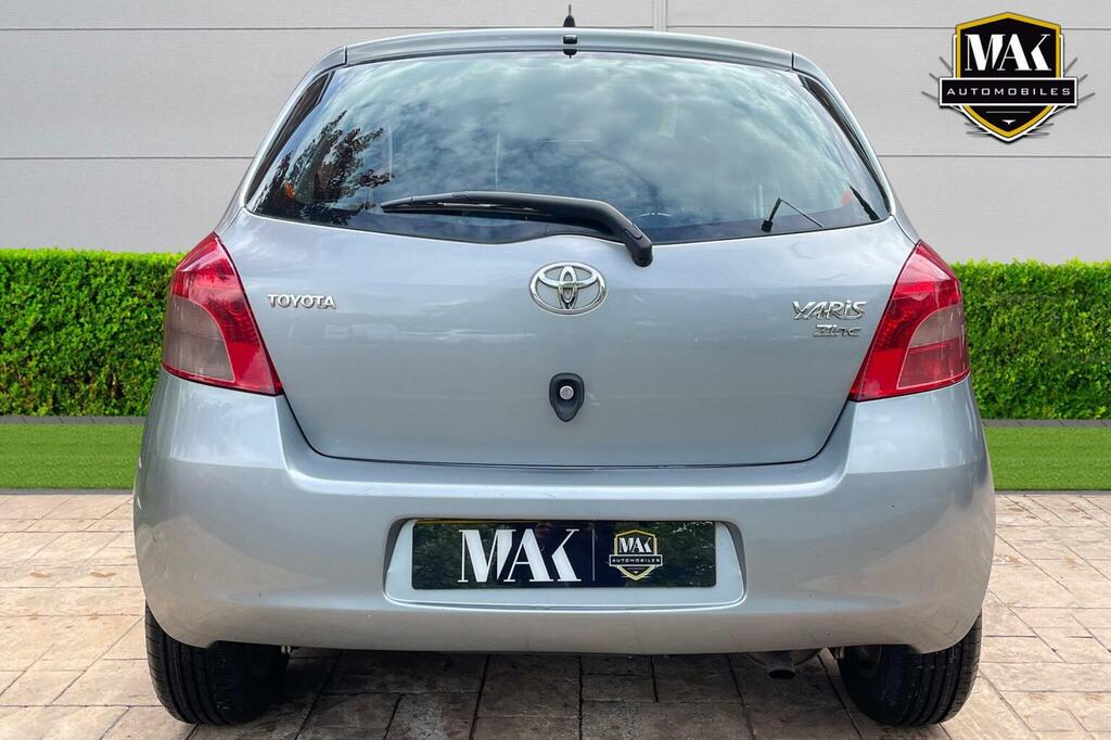 Toyota Yaris Hatchback 1.3 Vvt-i Zinc 200707 DY07HPA Silver #6