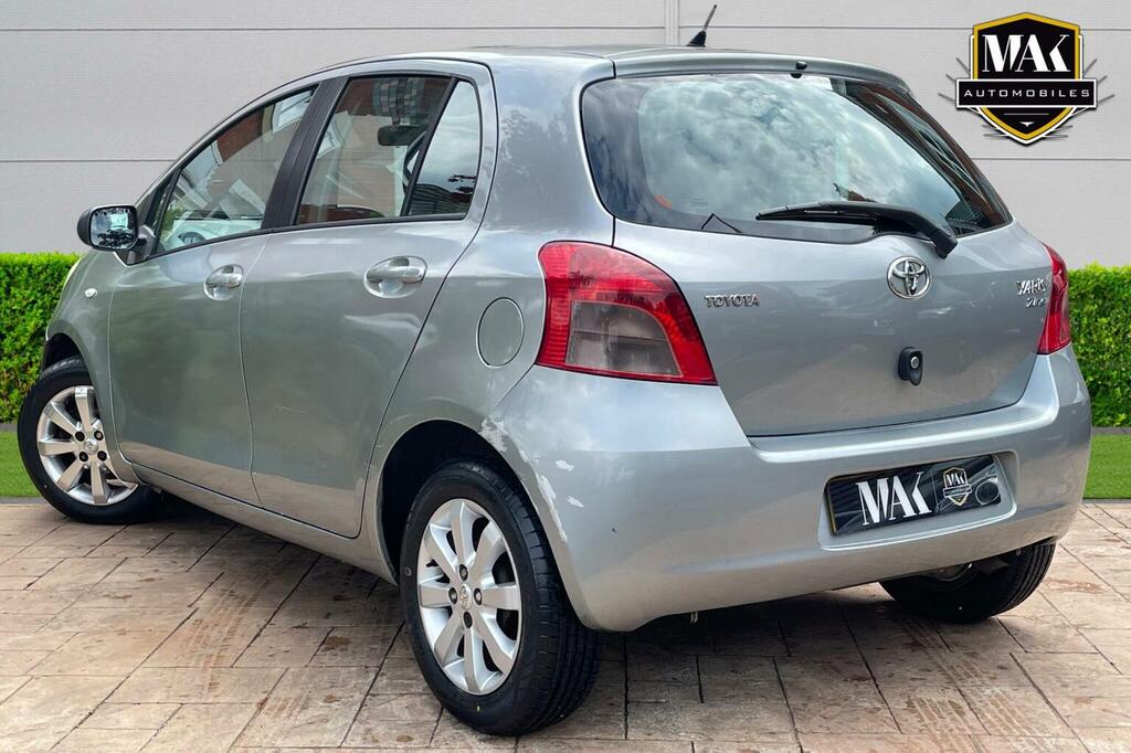 Toyota Yaris Hatchback 1.3 Vvt-i Zinc 200707 DY07HPA Silver #4