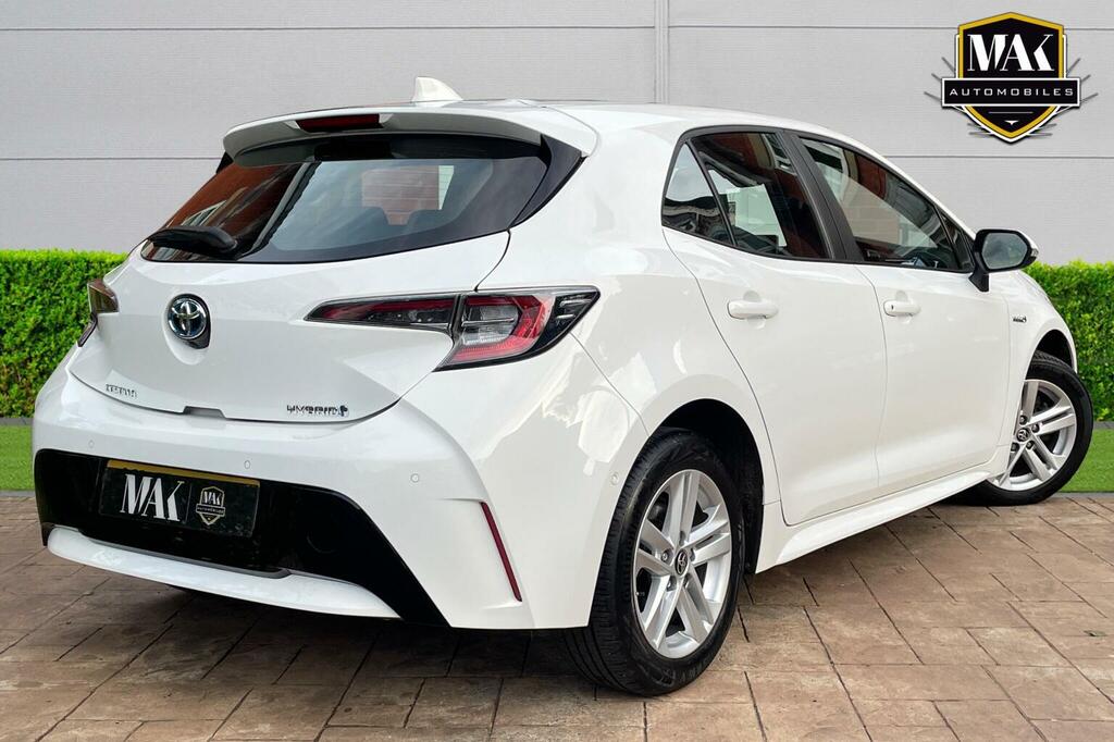 Toyota Corolla Hatchback 1.8 Vvt-h Icon Tech Cvt Euro 6 Ss ML71LJX White #4
