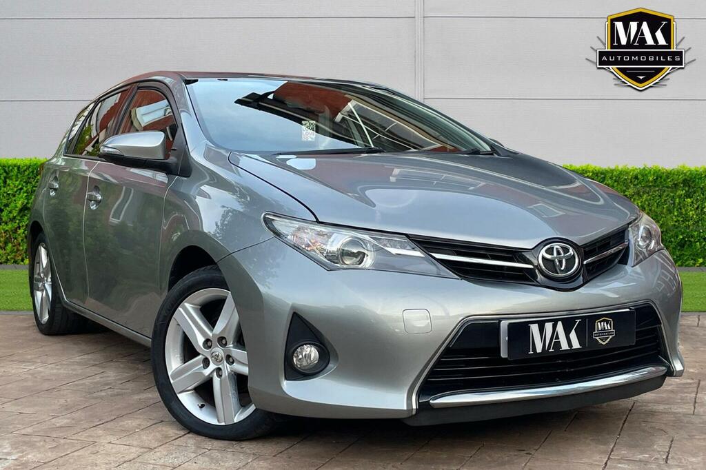 Toyota Auris Hatchback 1.6 V-matic Sport Euro 5 201313 Grey #2