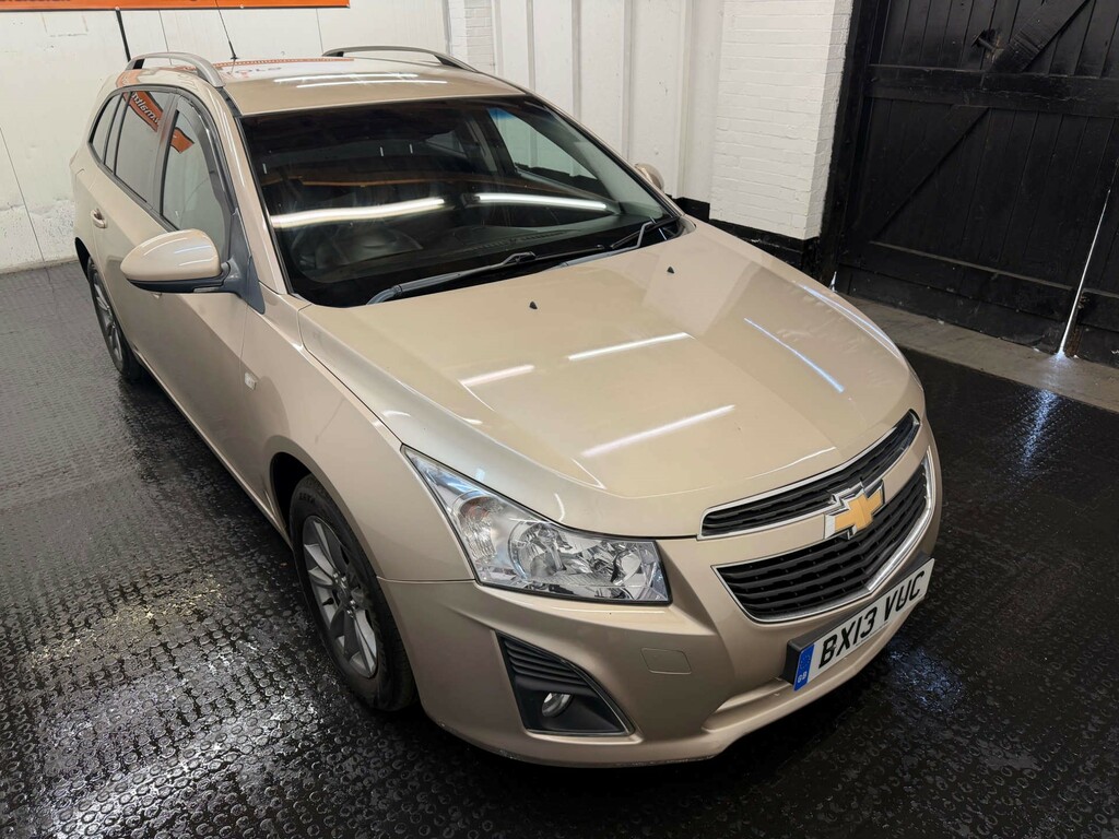 Chevrolet Cruze Lt Auto Beige #3