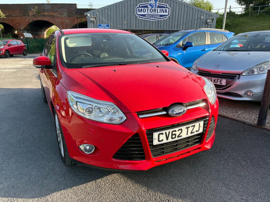 Ford Focus 1.0T Ecoboost Titanium X Hatchback Manu Red