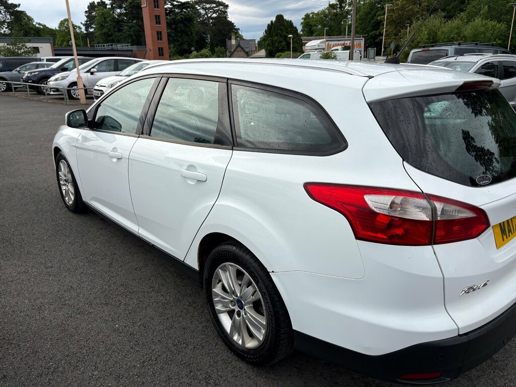 Ford Focus 1.6 Tdci Edge Estate Euro 5 Ss MA12GWL White #4
