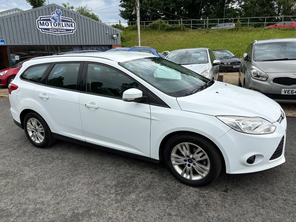 Ford Focus 1.6 Tdci Edge Estate Euro 5 Ss MA12GWL White #2