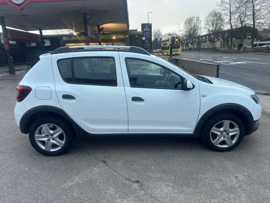 Dacia Sandero Stepway 1.5 Dci Laureate Hatchback AV61MKZ White #5